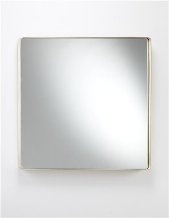Lino Sabattini Specchio. Bregnano, anni '80. Cornice in ottone argentato. (cm 69