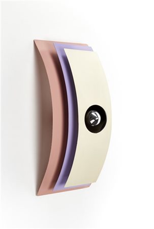 Lino Sabattini Lampada da parete. Bregnano, anni '90. Ottone smaltato rosa, viol