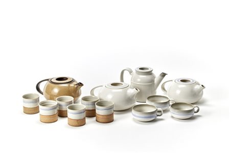 Manifattura Ceramica Arcore Lotto composto da quattro teiere, sei bicchieri e tr