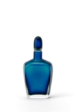 Paolo Venini Bottiglia con tappo della serie "Incisi". Venini, Murano. Vetro som