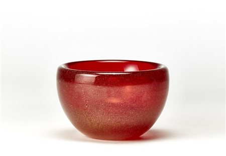 Seguso Vetri d'Arte Ciotola in vetro sommerso rosso rubino con applicazione di f