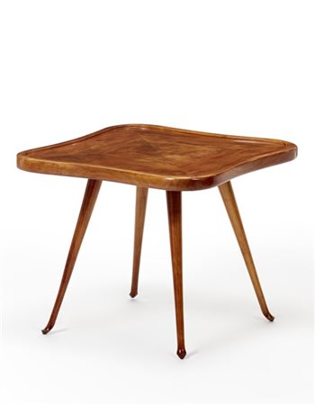 Paolo Buffa Tavolino da salotto a quattro gambe leggermente rastremate e sagomat