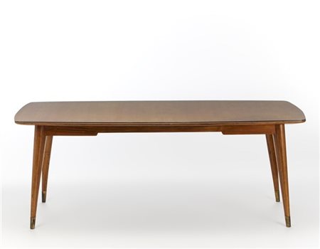 Tavolo in legno di mogano massello con sovrappiano in vetro. Gambe affusolate e