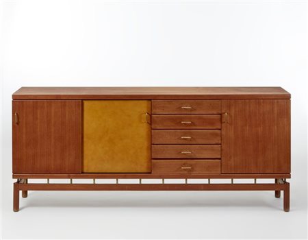 Ilmari Tapiovaara Credenza con anta, cinque cassetti, doppio vano ad ante scorre