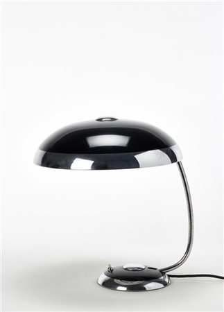 Mauser Werke Lampada da tavolo ispirata ai modelli Bauhaus. Waldeck, Germania, 1