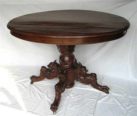 Tavolo in noce ovale allungabile cm.122x96x82 - XIX secolo
