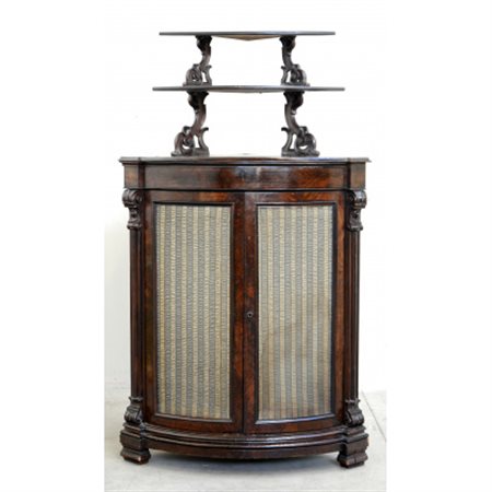 Angoliera in noce a fronte curvo con alzata a giorno e ante rivestite in...