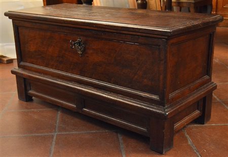 Cassapanca in noce con cassetto sottostante cm.108x44x53 - XVIII secolo