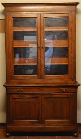 Credenza in noce con alzata a montanti scanalati cm.130x45x226 - XIX secolo