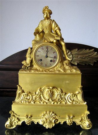 Orologio a pendolo da tavolo in bronzo dorato cm.28x12x44 - XIX secolo