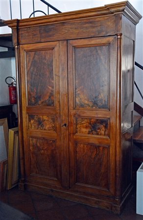 Armadio Impero in noce e radica massello - montanti a mezza colonna...