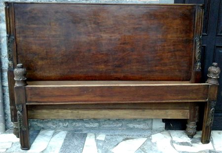 Letto matrimoniale in noce - Inizi XX, cm.179x130