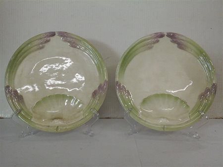 Coppia di piatti deco' in maiolica decorata ad asparagi - Richard-Ginori -...