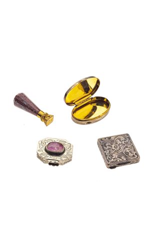 LOTTO DI QUATTRO OGGETTI