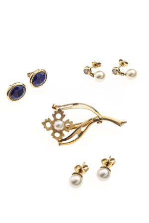 LOTTO DI QUATTRO GIOIELLI