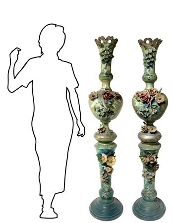 Coppia di vasi napoletani a due corpi, in cotto con decori floreali, secolo...