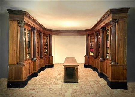 Antico e magnifico mobile di libreria-Boiserie in legno di noce massello di...