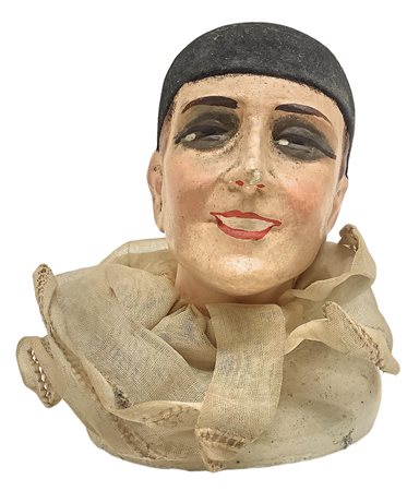 Mezzobusto in gesso policromo raffigurante Pierrot, inizi XX secolo. Con...