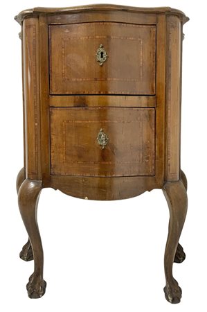 Comodino a due cassetti, fine XIX secolo. H cm 82x60x30.