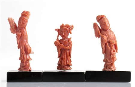 Lotto di tre sculture in corallo Cerasuolo
