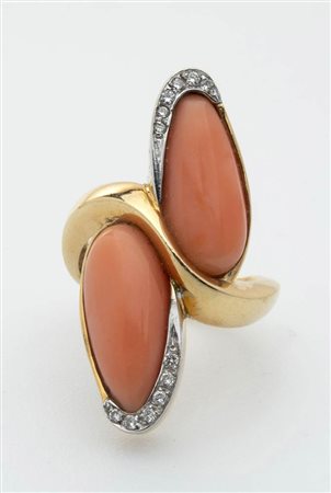 Anello in oro e corallo Cerasuolo - Italia XX secolo