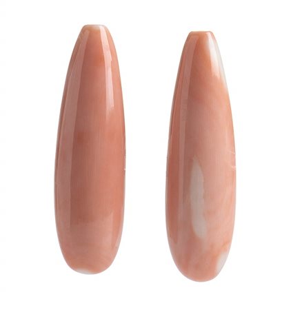 Coppia di gocce pendenti liscie in corallo Pelle d'angelo - Manifattura Guarracino, Torre del Greco    