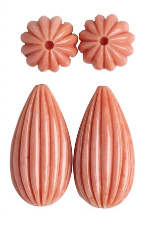 Quadrittico composto da coppia di bottoni e coppia di gocce pendenti scanalate in corallo Bokè - Manifattura Guarracino, Torre del Greco   