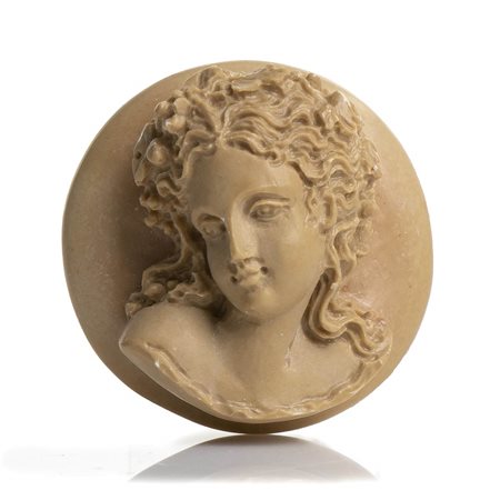 Incisione ad altorilievo su pietra lavica - Manifattura Guarracino, Torre del Greco   