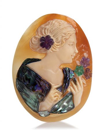 Cammeo su corniola con applicazioni in madreperla e agata - Manifattura Guarracino, Torre del Greco    