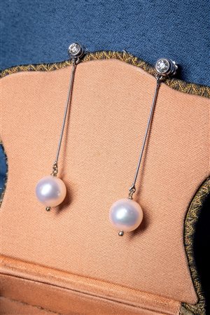 Orecchini in oro 18 Kt con diamante e perla