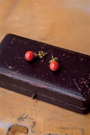 Orecchini in corallo e oro 18 Kt