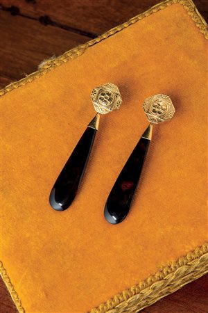 Orecchini Liberty in tartaruga e oro giallo 18 Kt