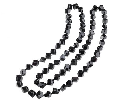 COLLANA IN GRANATI realizzata ad una fila di granati sfaccettati, lunghezza...