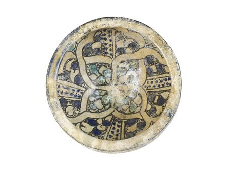 BACINO ISLAMICO DATAZIONE: XV-XVI sec. d. C. MATERIA E TECNICA: argilla...