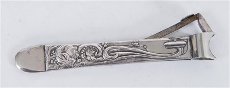 Argentiere tedesco. Tagliasigari in argento 800. Sul bordo superiore reca...
