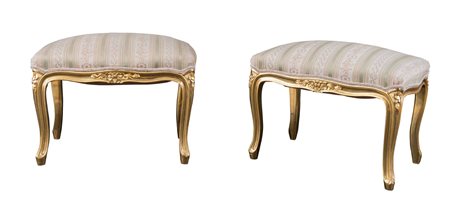 Coppia di PANCHETTI in legno intagliato e dorato. Inizi del XX. Veneto. Cm...