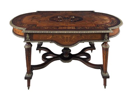 TAVOLO DA SALOTTO Napoleone III. Francia, ultimo quarto del XIX secolo....