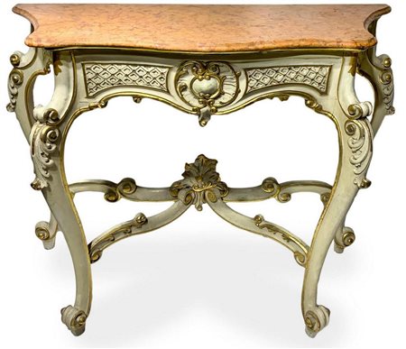 Console laccata e dorata nei toni del beige, inizi XX secolo, marmo al piano...