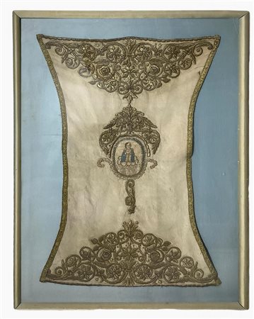 Paramento sacro con decorazioni in oro zecchino ed effige della Madonna, XVII...