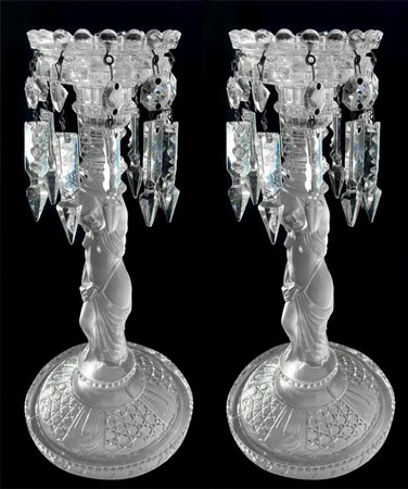 Coppia di candelieri in vetro, XX secolo- H cm 26