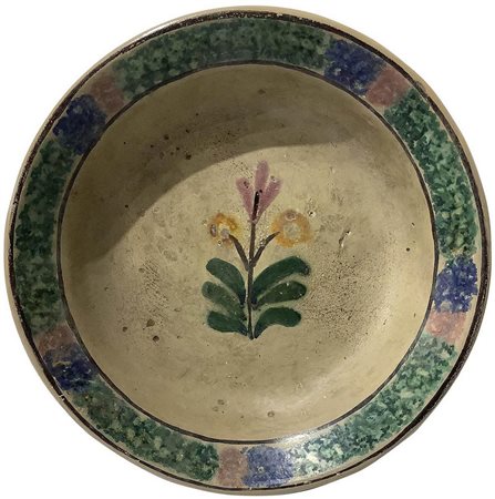 Piatto in maiolica di Caltagirone, Sicilia, inizi XX secolo. Decorato con un...