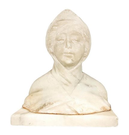 Mezzobusto in marmo bianco raffigurante giovane donna. Base rettangolare. H...