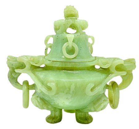 Piccola potiche in pietra verde, Cina. H cm 15x cm 16