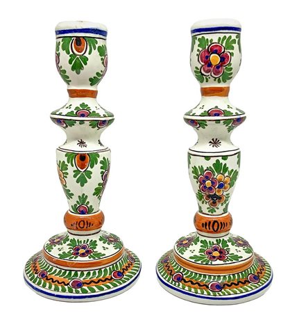 Coppia candelabri con decori floreali, D.P. Delft, P.M. All. H cm 20,5