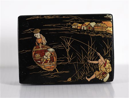 ANONIMO Cofanetto portagioie a decoro di cineserie in papier maché. Legno. Cm...