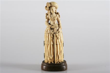 MANIFATTURA INGLESE DEL XVIII SECOLO Oggetti in avorio raffigurante una...