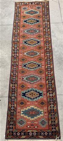 Tappeto passatoia Schirwan, Caucaso, manifattura moderna. Decoro con medaglioni