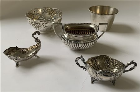 Lotto composto da un secchiello con interno in vermeille, un cestino traforato