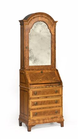 Trumoncino lastronato e radicato, parte superiore ad un anta a specchio celante