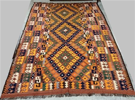 Tappeto Kilim, Turkestan occidentale, inizio secolo XX. Decoro geometrico con p